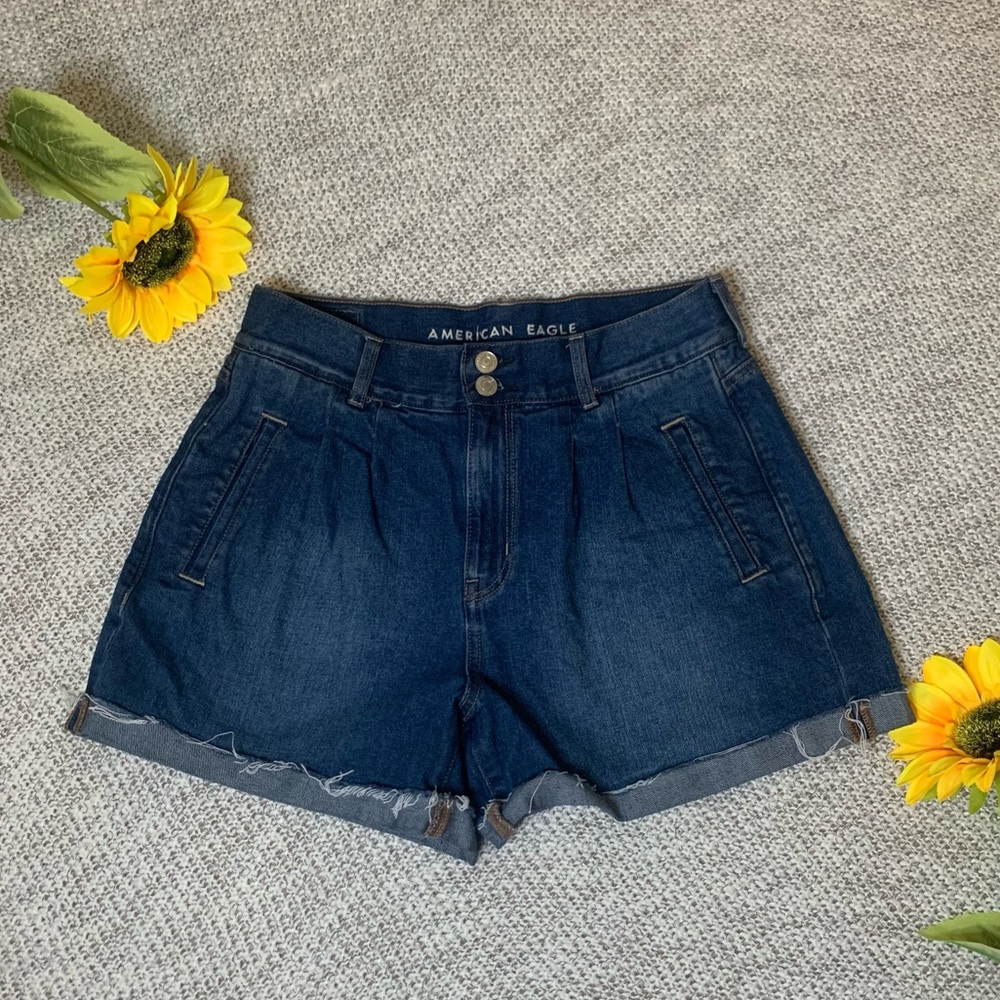 American Eagle Short Dark Wash Jean Mom Short